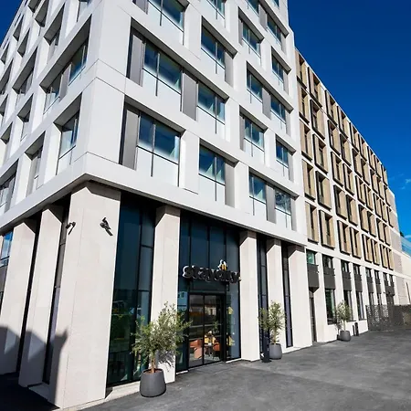 Staycity Aparthotels Paris La Defense-3