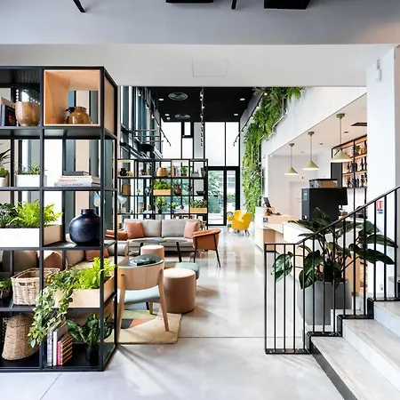 Staycity Aparthotels Paris La Defense-2