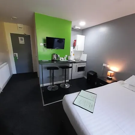 Lymedale Suites Studios & Aparthotel In Newcastle Under Lyme & Stoke-2
