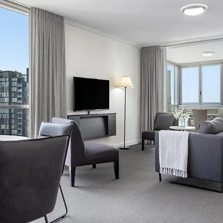 Oaks Brisbane Festival Suites-3