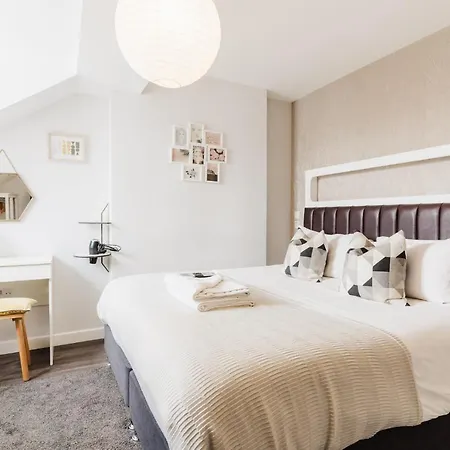 Design Suites Lytham-3
