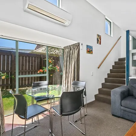 Queenstown Gateway Apartments-3