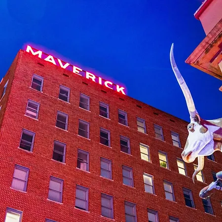 The Maverick, Powered By Placemakr - River Walk-3