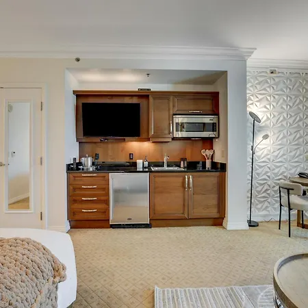 Jewel Suite W/Balcony Mgm Signature * 23Rd Floor* Strip View-3