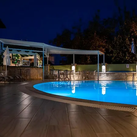 Konstantinos Hotel & Apartments I-2