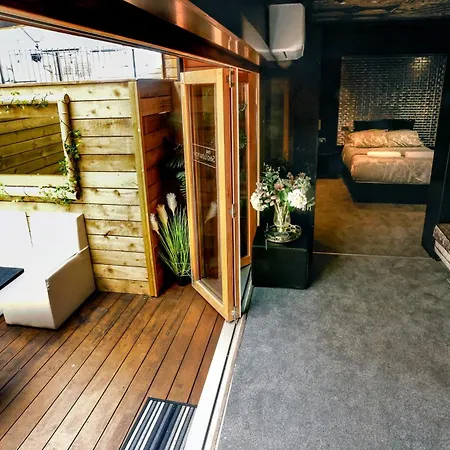 Legends Accomodation-3