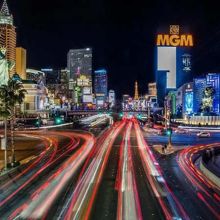 Premium Suite Mgm Signature High Flr Balcony Strip View-3
