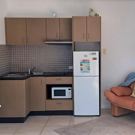 Whitsunday Waterfront Apartments-2