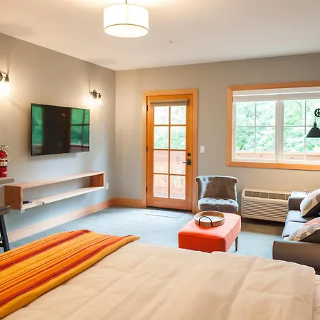 The Suites On Main-3