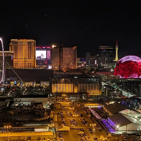 Penthouse Suite With Strip View At The Signature At Mgm Grand-3