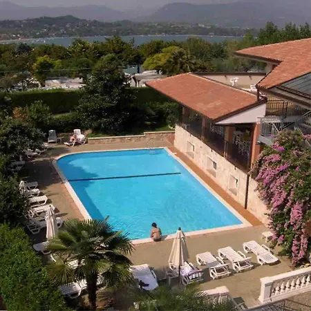 Residence Miralago Rooms & Apartments-2