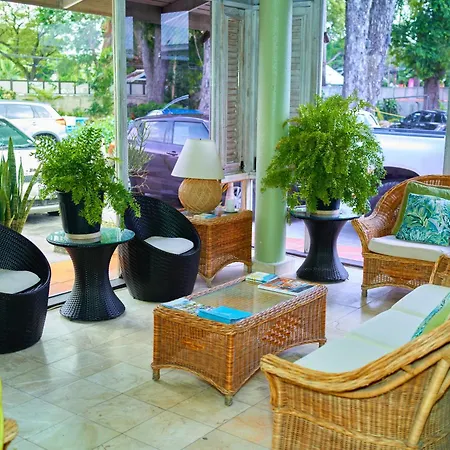 Tropical Sunset Beach Apartment Hotel-3