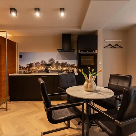 Midtown Hotel Royal Room-2