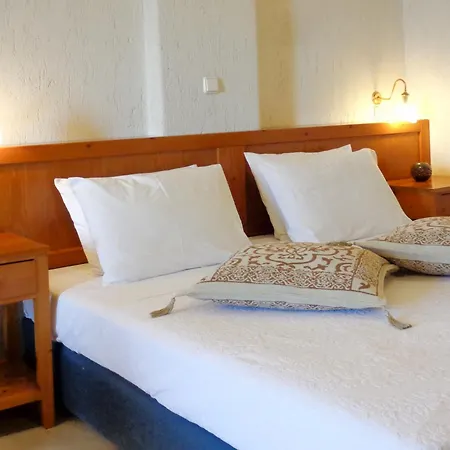 Grekis Beach Hotel And Apartments-3