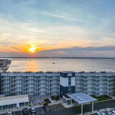 Bay Club Resort By Coolvacay-3