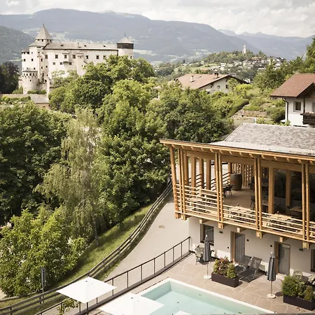 Presulis Hideaway Apartments & Restaurant-2
