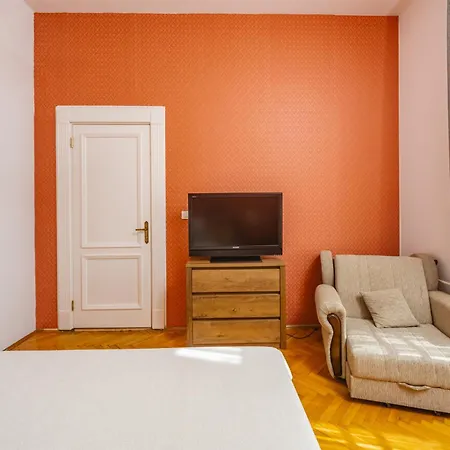 Le Petit Chateau-3