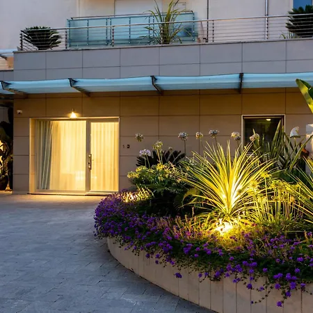 Marina Suite Apartments-3
