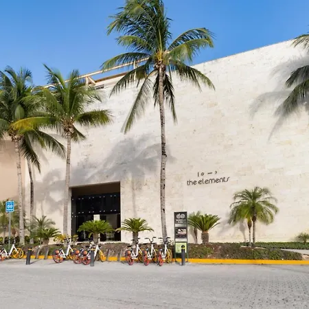The Elements Oceanfront & Beachside Condo Hotel-3