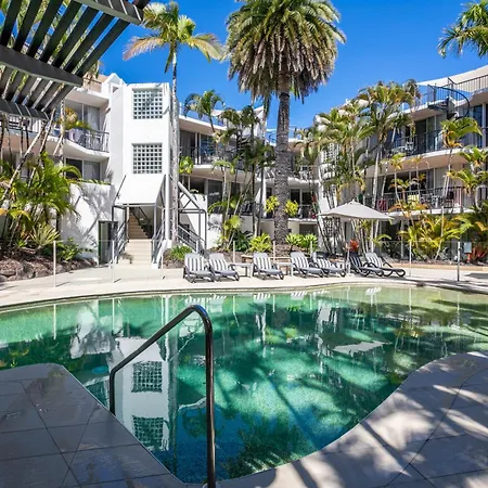 Noosa Tropicana-2