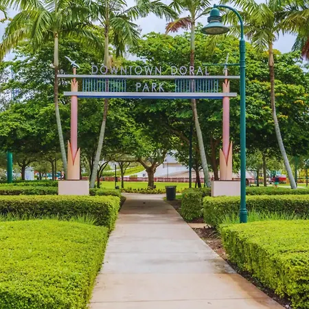 Casa Amor - Beach Club, Gym, Sauna, Free Parking, Near Airport-2