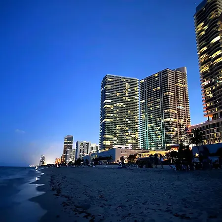 Amazing Beachfront Condo At Tides On Hollywood Beach Luxury Resort-3
