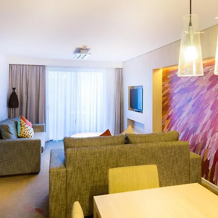 Emu Walk Apartments-2