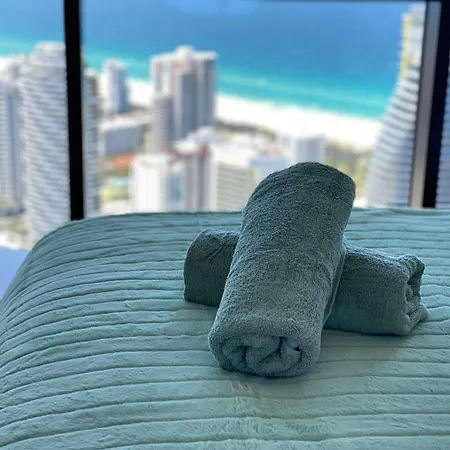 La Jolla Holiday Broadbeach-3