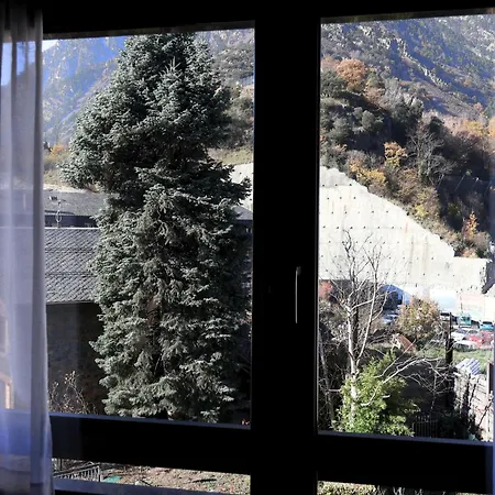 Aparthotel El Serch-3