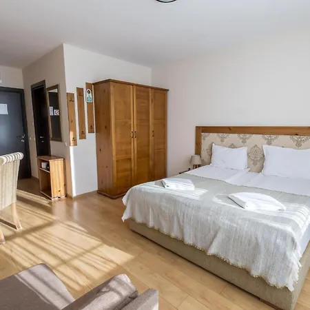 Cornelia Deluxe Residence-3