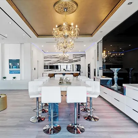 Luxury 4000 Sqft Penthouse At Palms Place 56 Floor-3