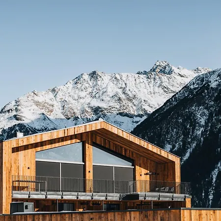 Gruenwald Resort Soelden Appartements Und Chalets Mit Pool-3