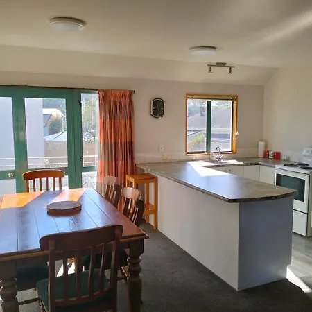 Akaroa Village Inn-2