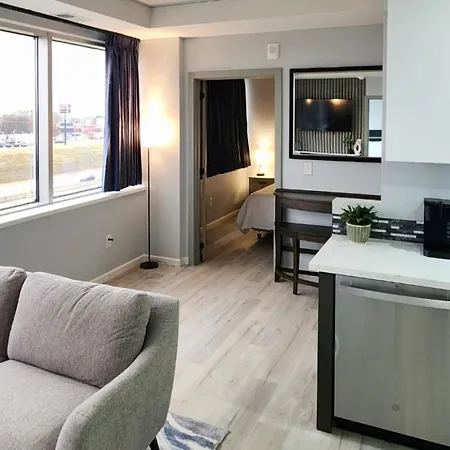 Modern Two Bedroom Apartment With City Views-3