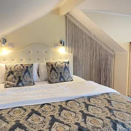 The White Lodge Hotel-2