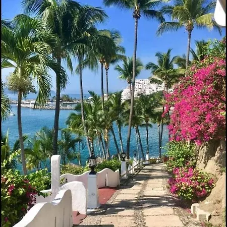 Hermoso condominio en la Bahía Manzanillo-2