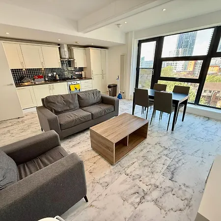 Deluxe Entire Apartment With 2X Bedrooms, 2X Bathrooms And A Big Living Room In The Olympic Park And Westfield At Stratford-2