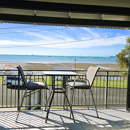 Whitsunday Waterfront Apartments-3