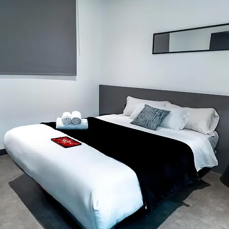 Mad Rooms-3