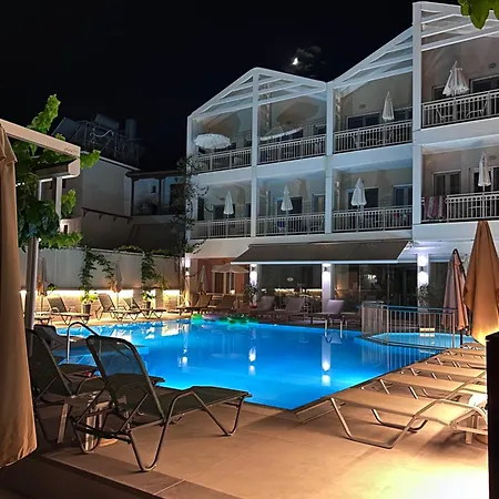 Aggelos Apartments & Deluxe Studios-3