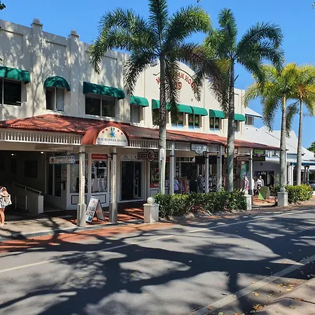 Macrossan House Boutique Holiday Apartments-2