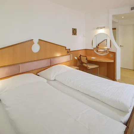 Hotel Welcome Inn-3