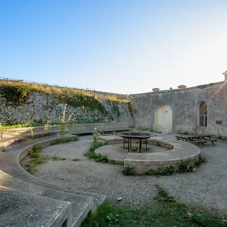 Résidence Pierre&Vacances Le Fort de la Rade-2
