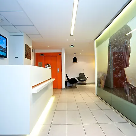Staycity Aparthotels Gare de l’Est-3