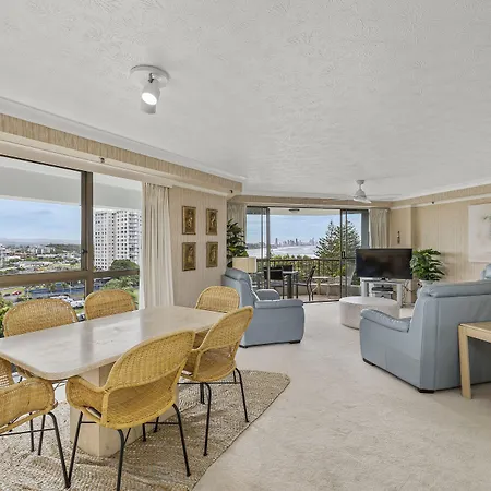 Gemini Court Holiday Apartments-3