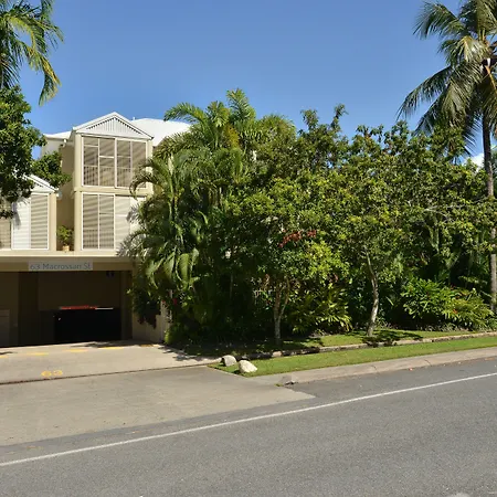 Port Douglas Apartments - Adults Only Oasis-3