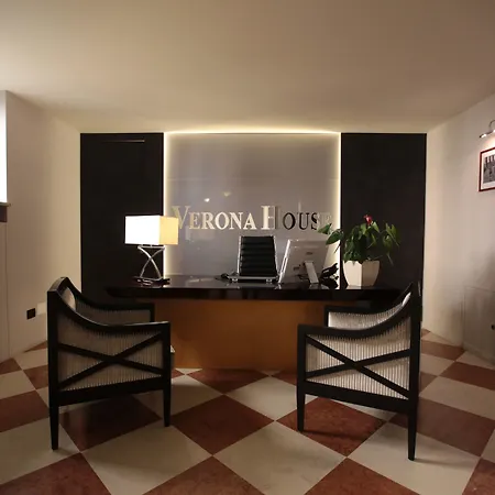 Verona House Aparthotel-2