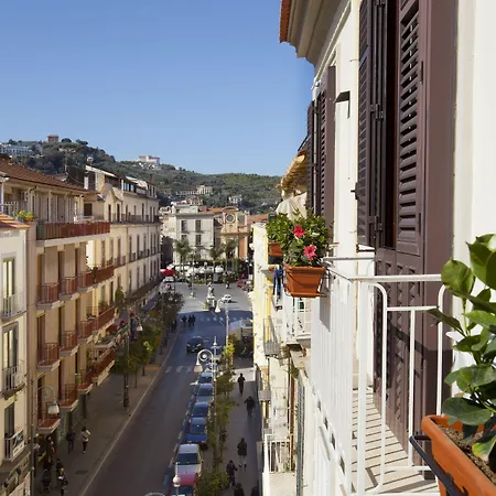 Sorrento Flats-3
