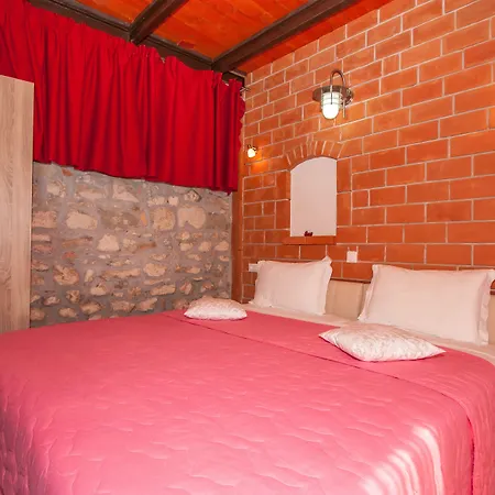 Garden Apartment Hotel-2
