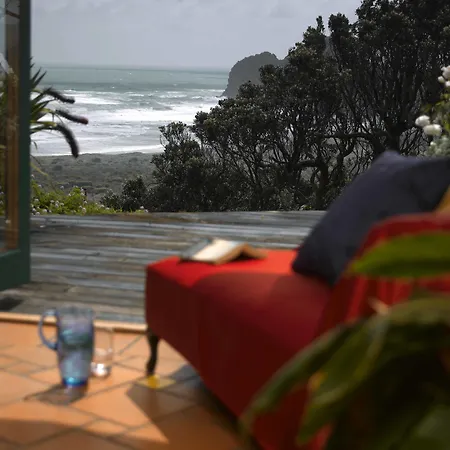 Bethells Beach Cottages-2